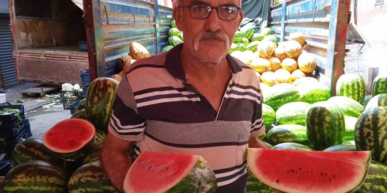 Tamamını Alamayan Yarım Veya Çeyrek Karpuzu Tercih Ediyor