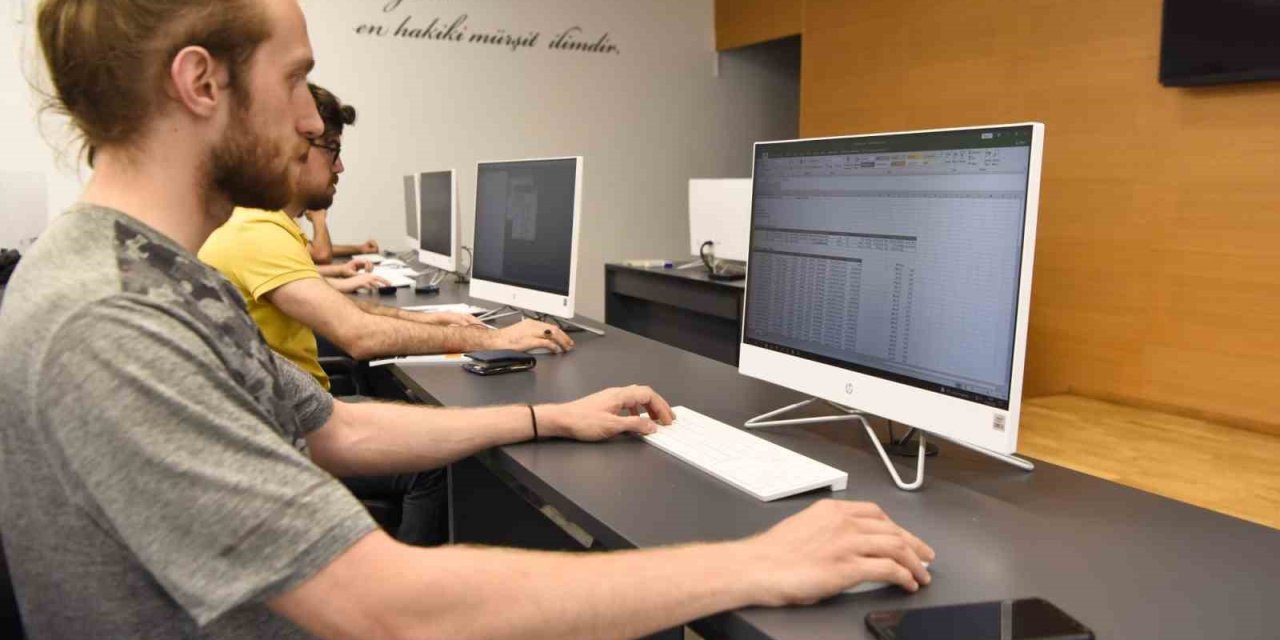 İibf 65 Yıllık Tecrübesiyle Başarılı Mezunlar Vermeye Devam Ediyor