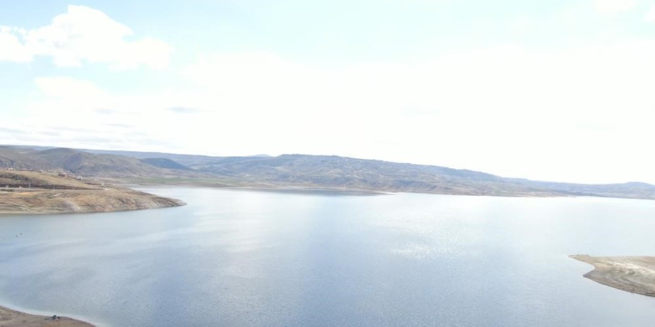 Balıkçılar Baraj Gölünde Erkek Cesedi Buldu