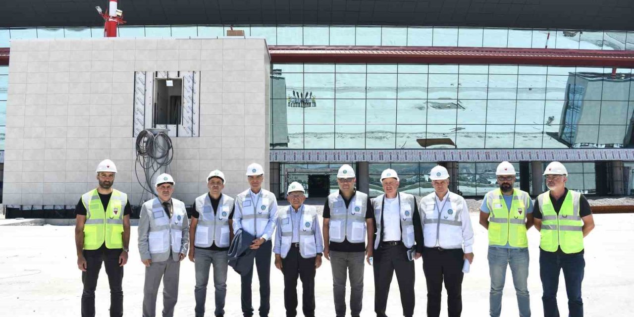Başkan Büyükkılıç’tan Kayseri Havalimanı Yeni Terminal Binası’na Yakın Takip