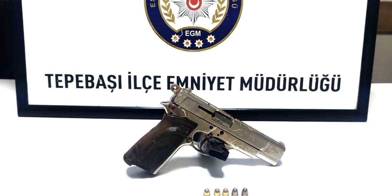 Şüpheli Şahsın Üst Aramasında Silah Ele Geçirildi