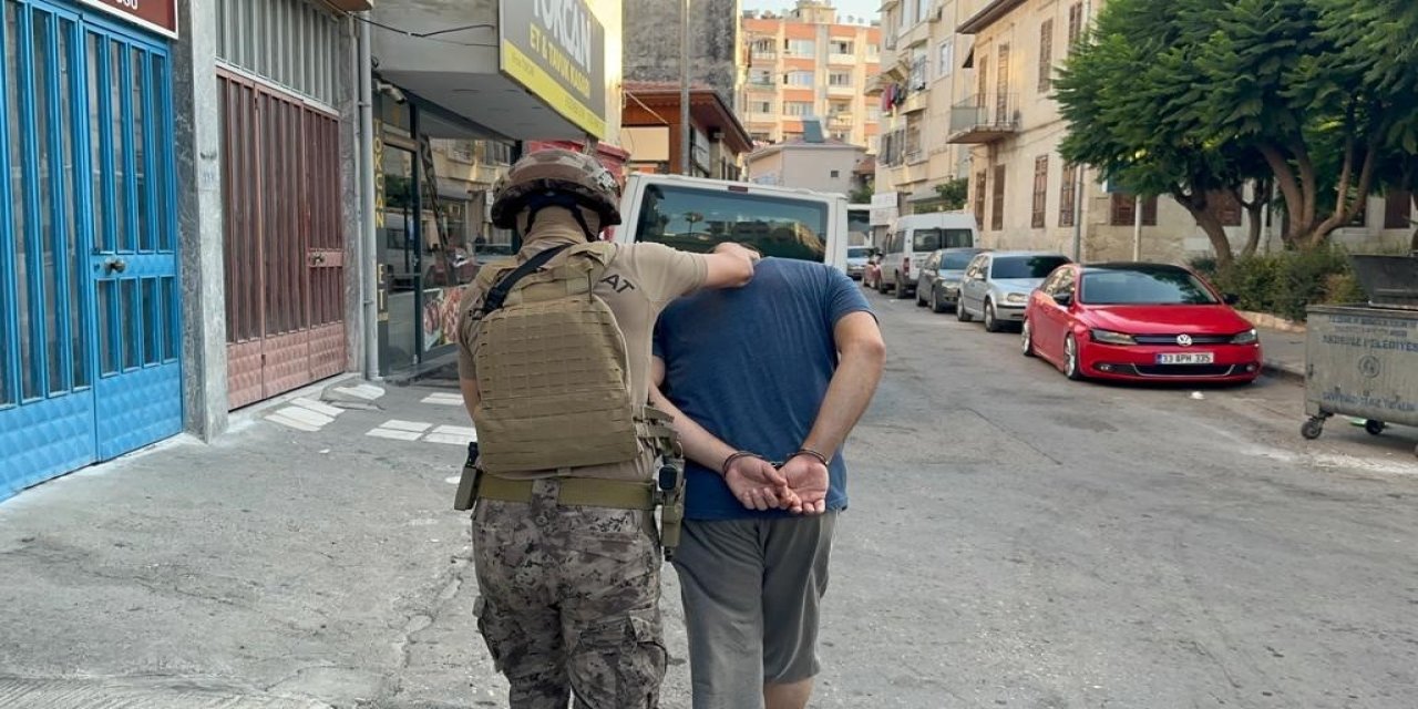 Mersin’de Deaş’a Şafak Operasyonu: 5 Gözaltı