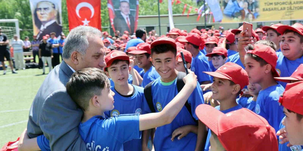 Talas’ta Yaz Spor Kurslarına Coşkulu Açılış