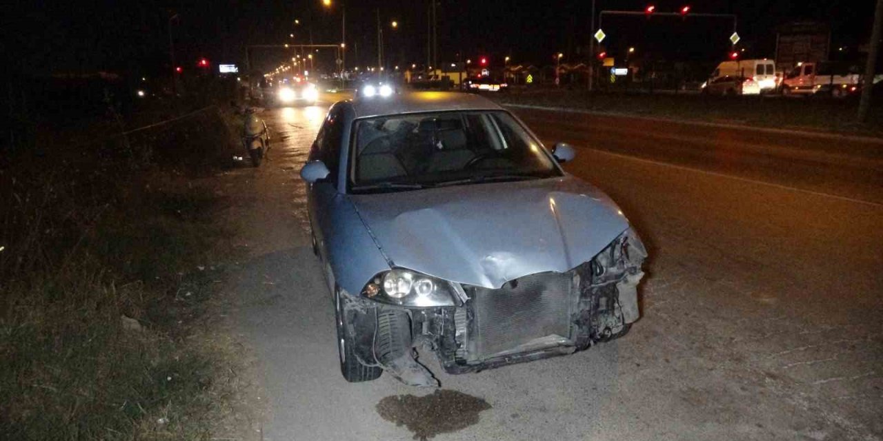 Otomobile Çarpan Atv Durmayıp Gitti