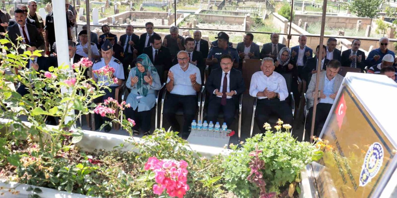 15 Temmuz Şehidi Mezarı Başına Anıldı