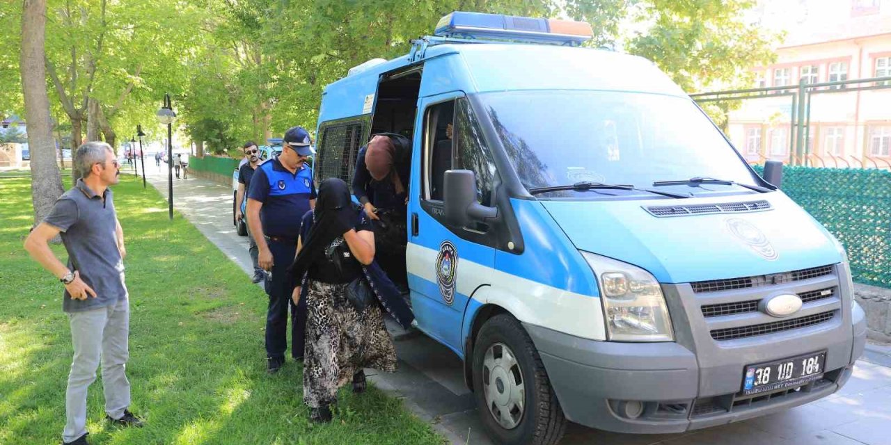 Büyükşehir Zabıtası İle Güven Timleri Dilencilere Göz Açtırmıyor