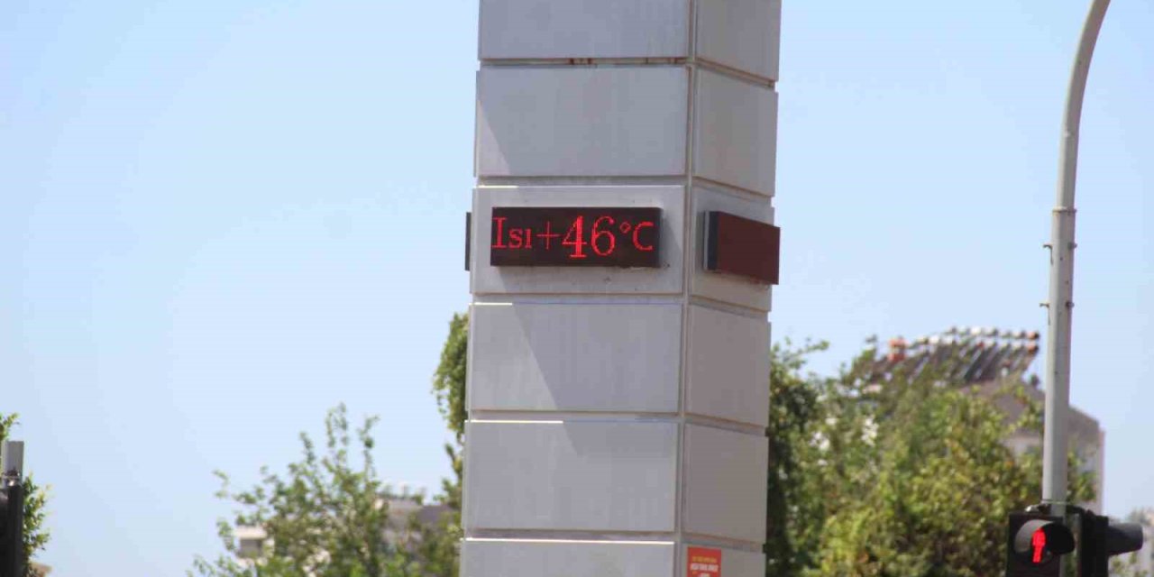 Antalya’da Termometreler 46’yı Gösterdi, Sahil Ve Sokaklar Boşaldı