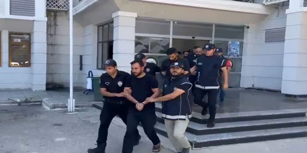 Mersin’de Göçmen Kaçakçısı 6 Şüpheli Tutuklandı