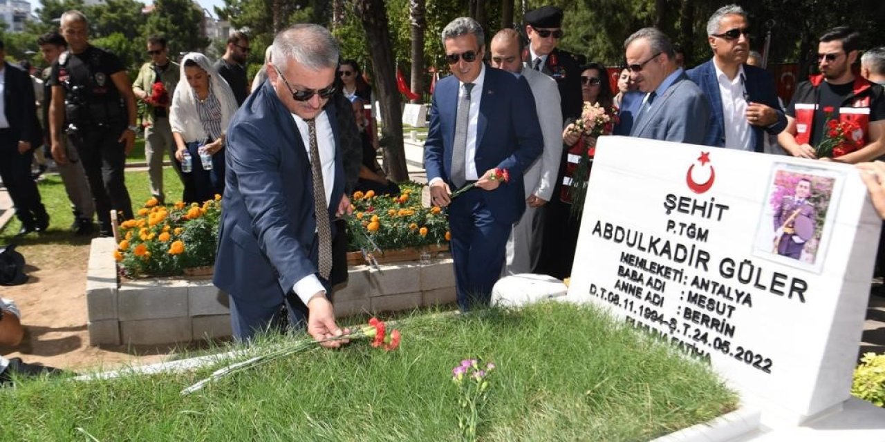15 Temmuz’un 7. Yıl Dönümünde Şehitler Antalya’da Da Mezarı Başında Anıldı