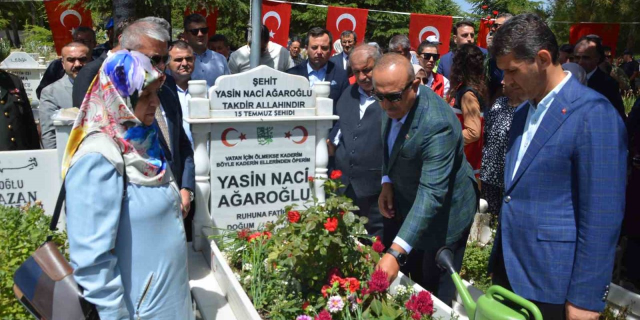 15 Temmuz Şehidi Ağaroğlu Mezarı Başında Anıldı