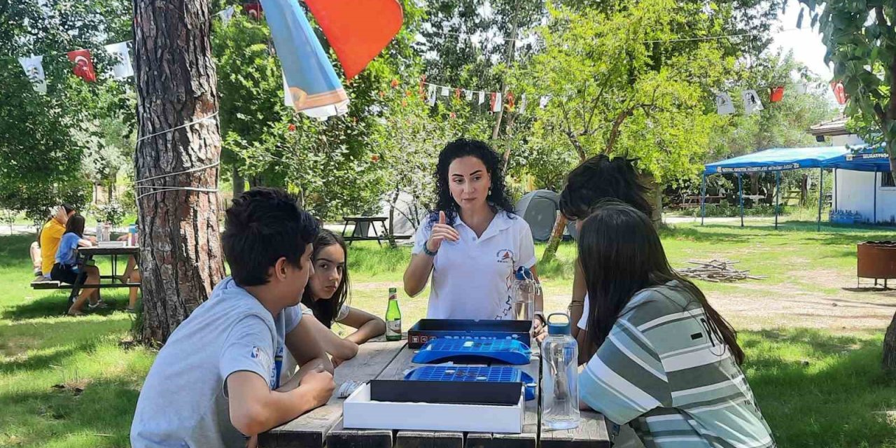 Çocukları Televizyon Ve Cep Telefonundan Uzaklaştıran Kampa Yoğun İlgi