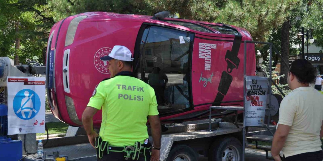 Emniyet Kemeri Takmanın Önemi Uygulamalı Olarak Anlatıldı