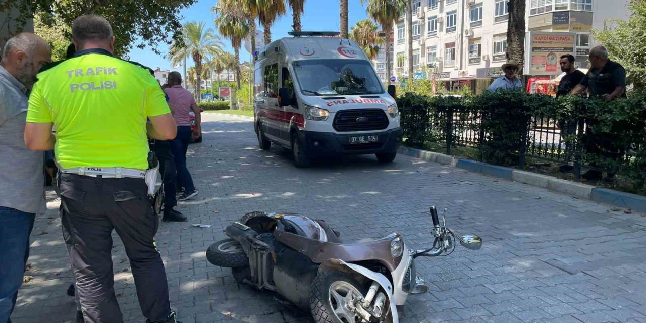 Devrilen Motosikletten Düşüp Kafasını Beton Zemine Çarptı