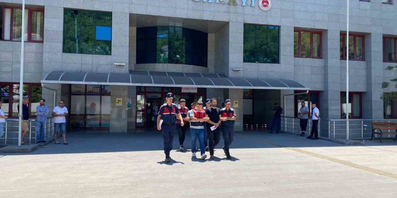 Manavgat’ta 100 Gram Uyuşturucu Ele Geçirildi, 2 Kişi Tutuklandı