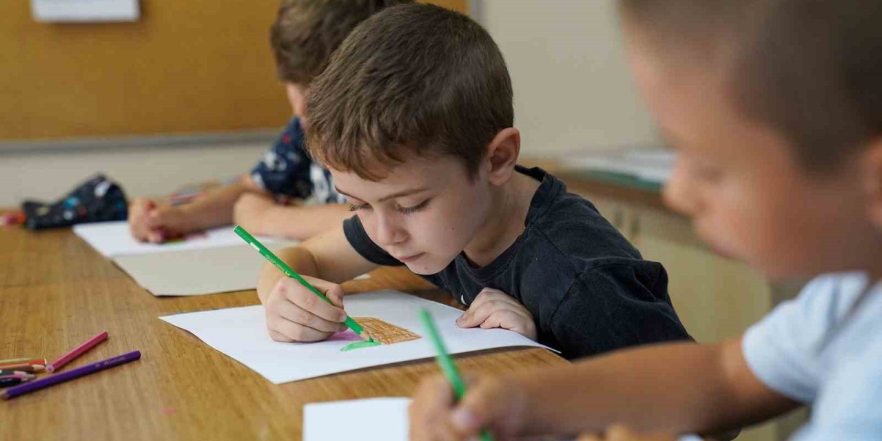 Seramik Ve Resimle Hayallerini Yansıtıyorlar