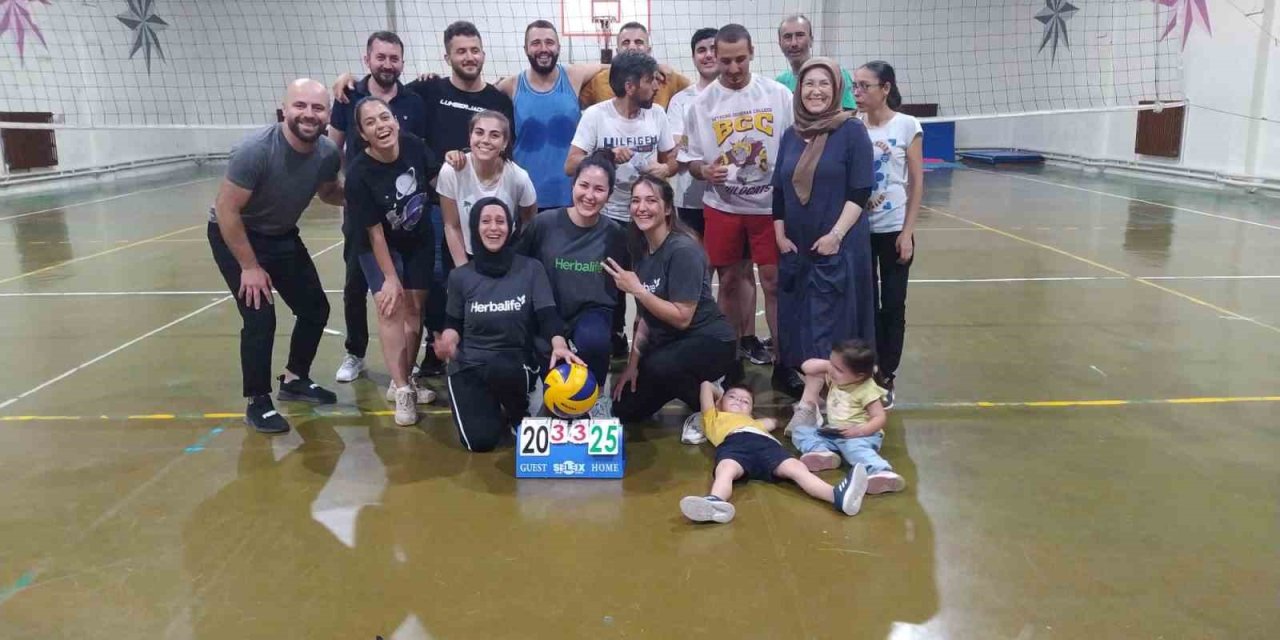 Hem Spor Yapıyor Hem De Eğleniyorlar