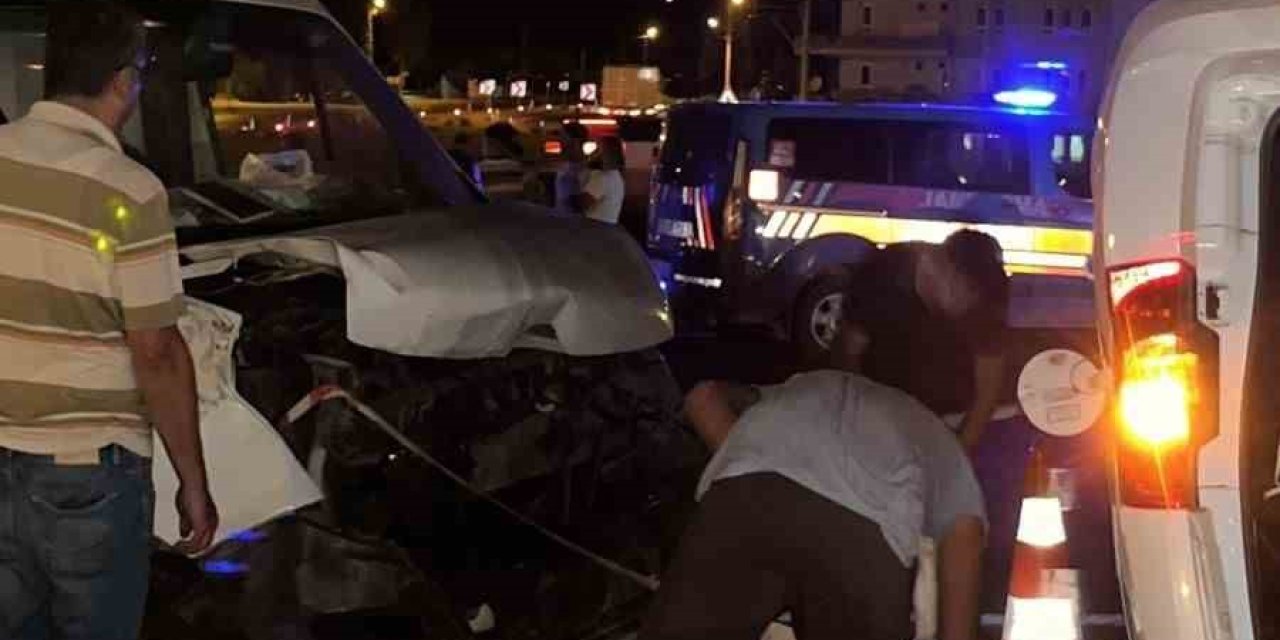 Alkollü Sürücünün Karıştığı Kazada 2 Kişi Yaralandı