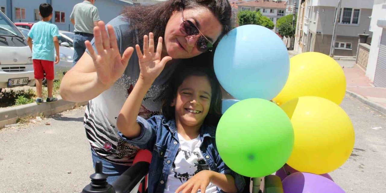 En Büyük Hayali Akülü Sandalye Olan Muhammet’e Yardımseverler Sürpriz Yaptı