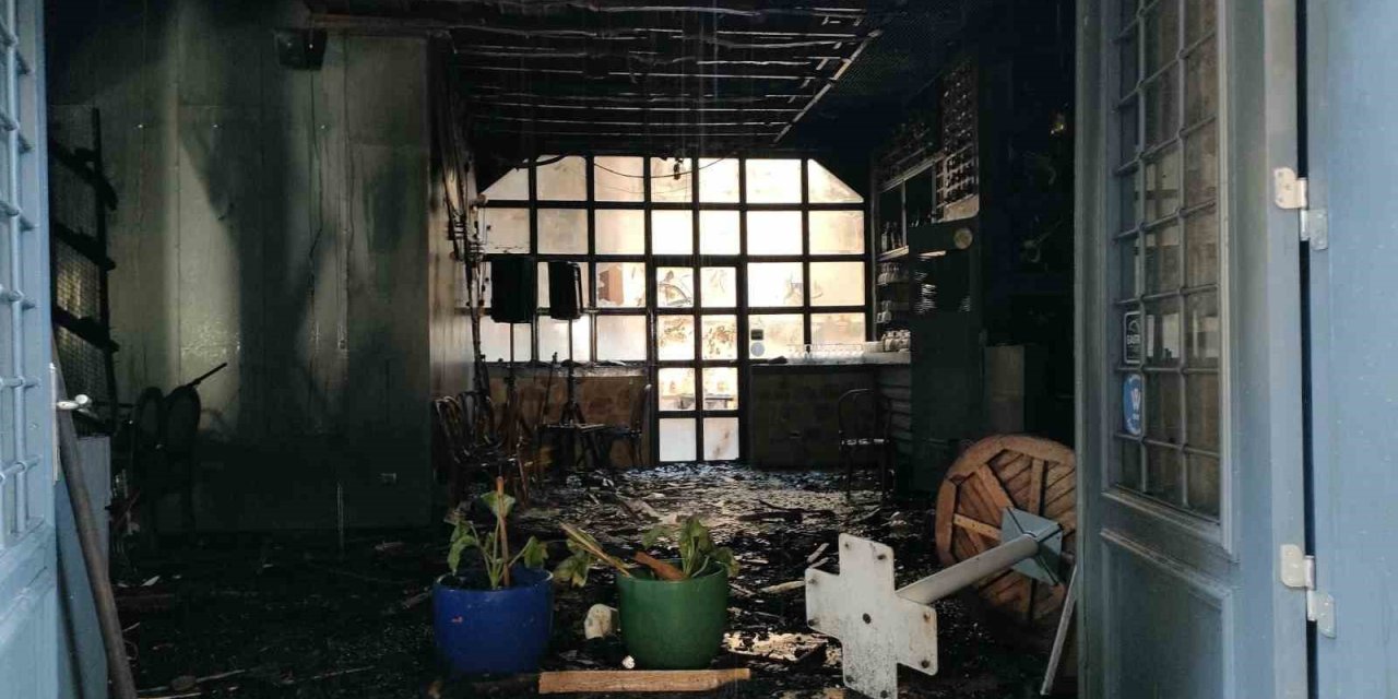 Antalya’da Butik Otelde Yangın: 2 Turist Öldü, 12 Yaralı