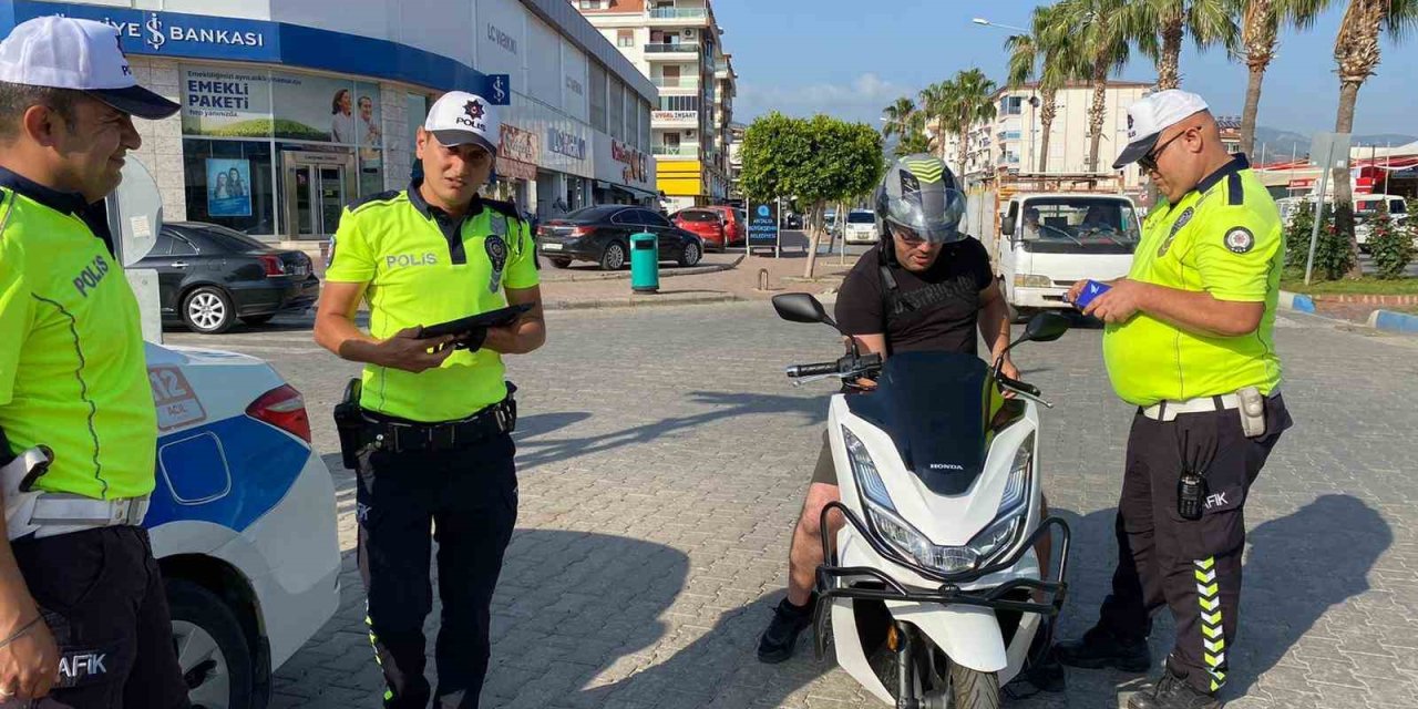 Gazipaşa’da Polisten Kask Denetimi