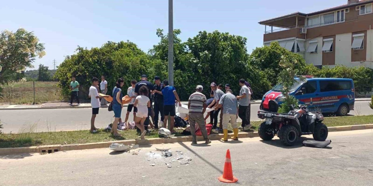 Belçikalı Turistleri Taşıyan Atv Kontrolden Çıkıp Direğe Çarpı:2 Yaralı