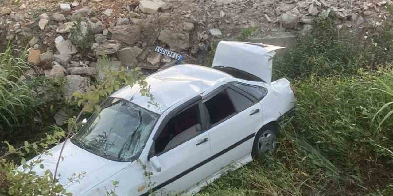 Sürücü Belgesi Olmadan Kullandığı Otomobille Kanala Uçtu