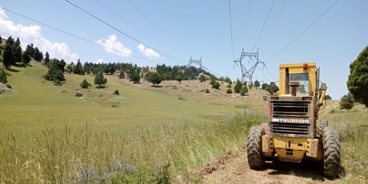 Büyükşehir’den Kırsalda Arazi Ve Yayla Yollarında Çalışma