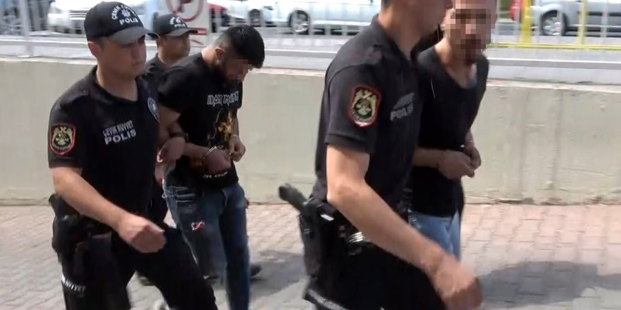 Uyuşturucudan Gözaltına Alınan Şahıs Basın Mensuplarına Tükürdü