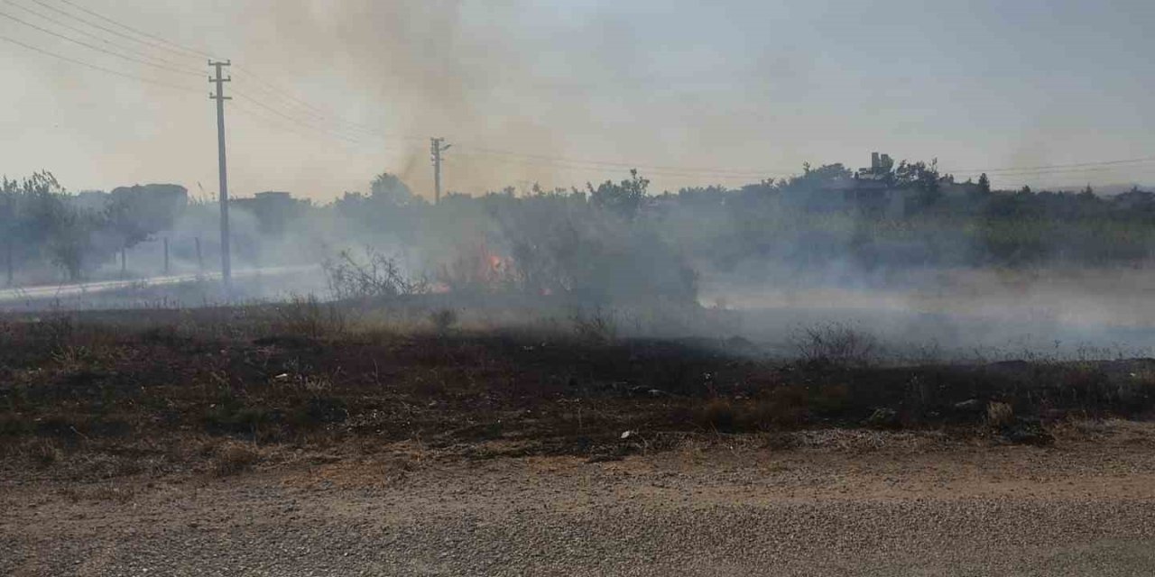 Kuru Ot Ve Çalılık Yangını Kısa Sürede Söndürüldü