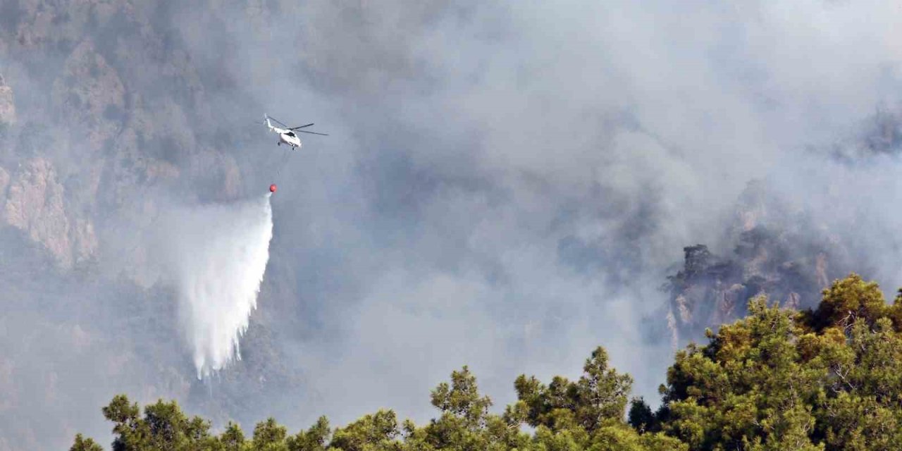 Kemer’de Orman Yangını 35’inci Saatinde Devam Ediyor
