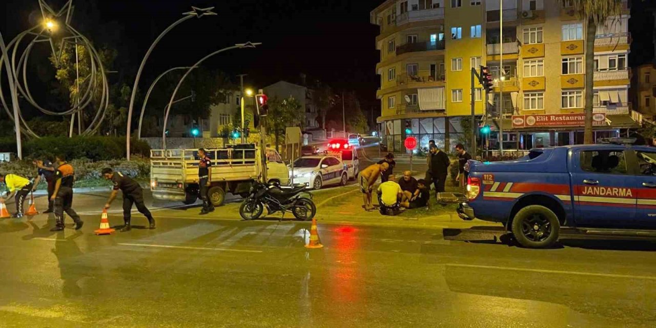Gazipaşa’da Kamyonet İle Motosiklet Çarpıştı : 1 Yaralı