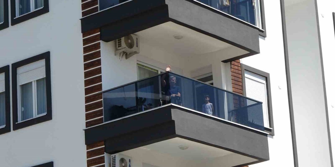 Engelli Vatandaşı, Bozulan Asansör Eve Hapsetti