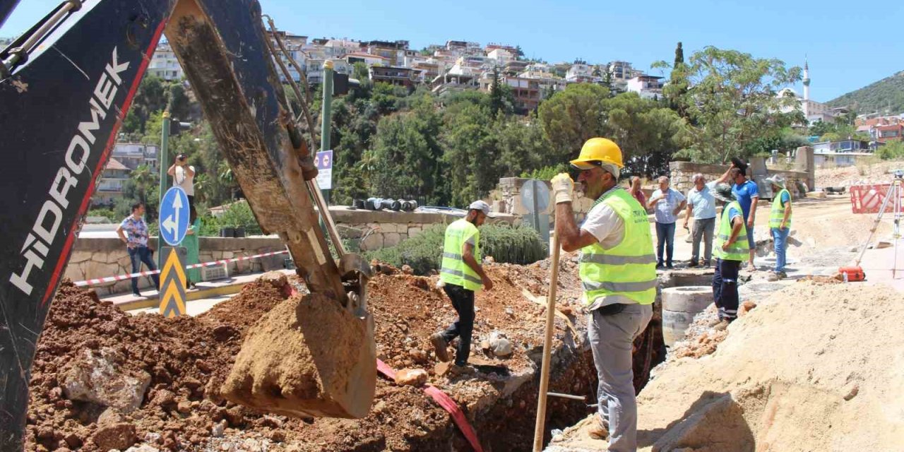 Finike Kanalizasyon Şebeke Hattı İnşaatında Sona Gelindi