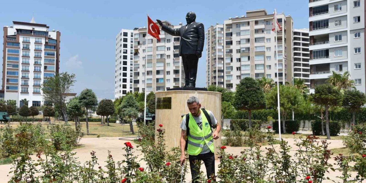 Toroslar’da Park Ve Yeşil Alanların Bakımı Özenle Yapılıyor