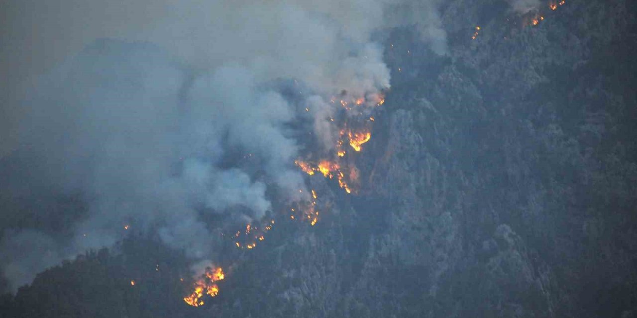 Kemer Belediye Başkanı Topaloğlu: "yangının Kontrolü İçin Bugün Çok Umutluyuz"
