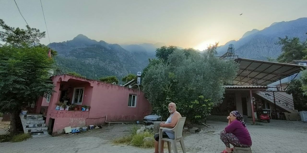 3 Gündür Yangını İzleyen Vatandaş: "adamlar Denizi Dağa Taşıdı"