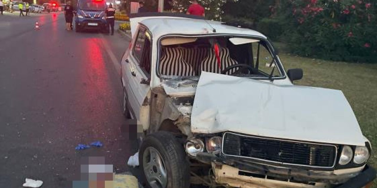 Antalya’da Otomobille Motosiklet Çarpıştı: 2’si Ağır 3 Yaralı