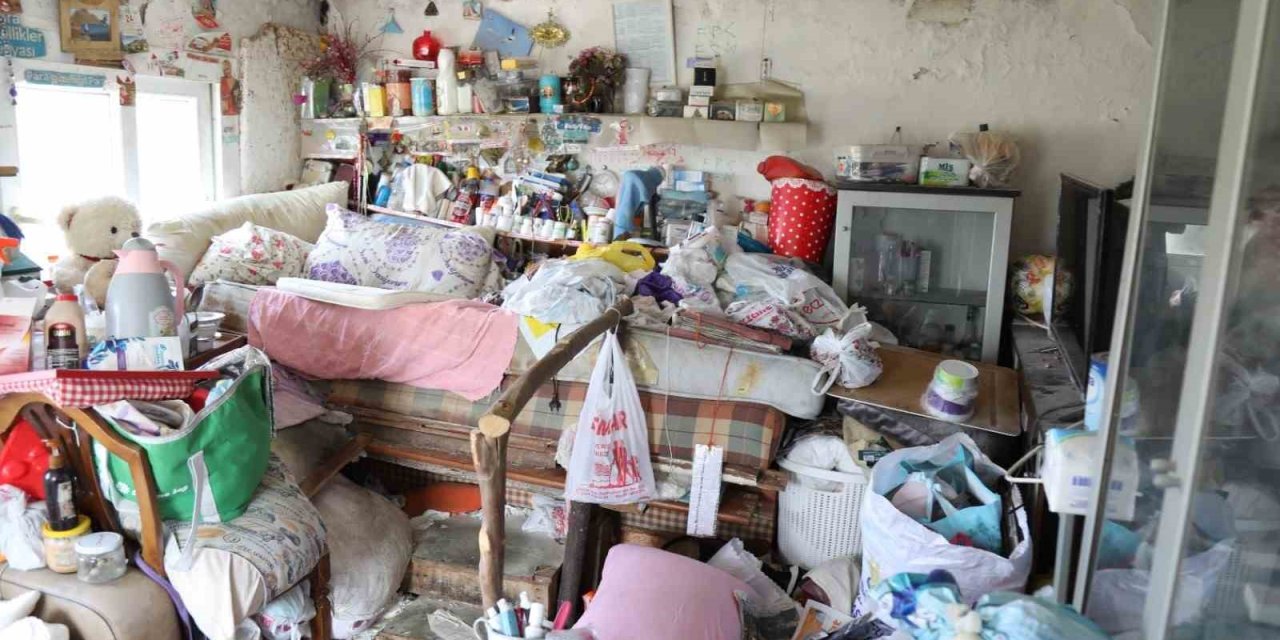 Mezitli’de Çöp Ev 5 Saatte Temizlendi