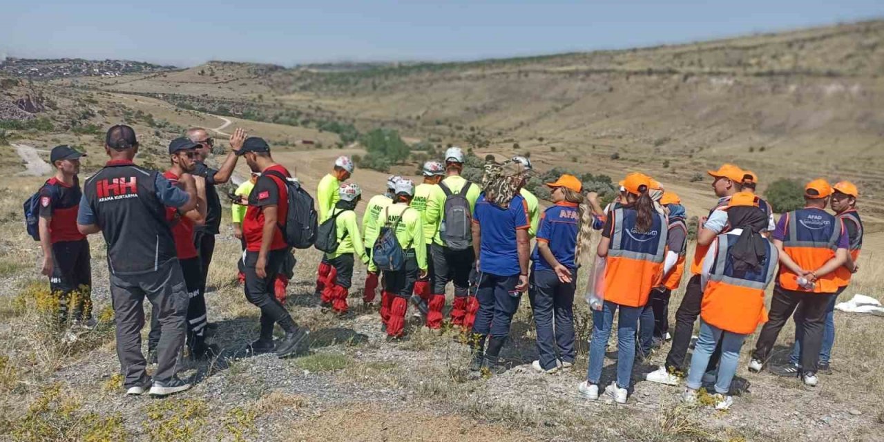 5 Gündür Kayıp Olan Genç Her Yerde Aranıyor