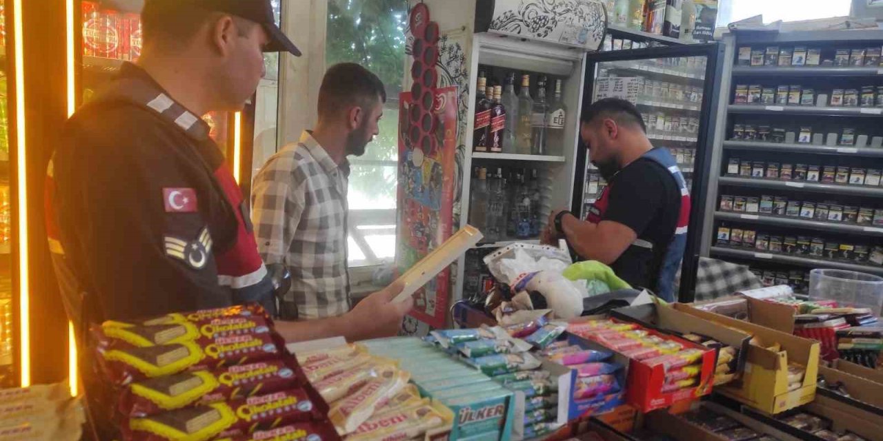 Jandarma Ekiplerince 97 İş Yeri Kontrol Edilirken 255 Şahıs Sorgulandı