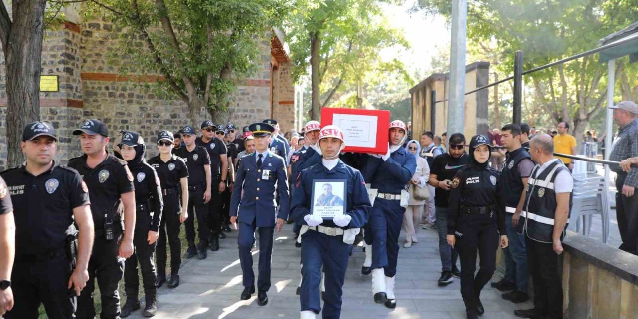 Terör Gazisi Eraslan Son Yolculuğuna Uğurlandı