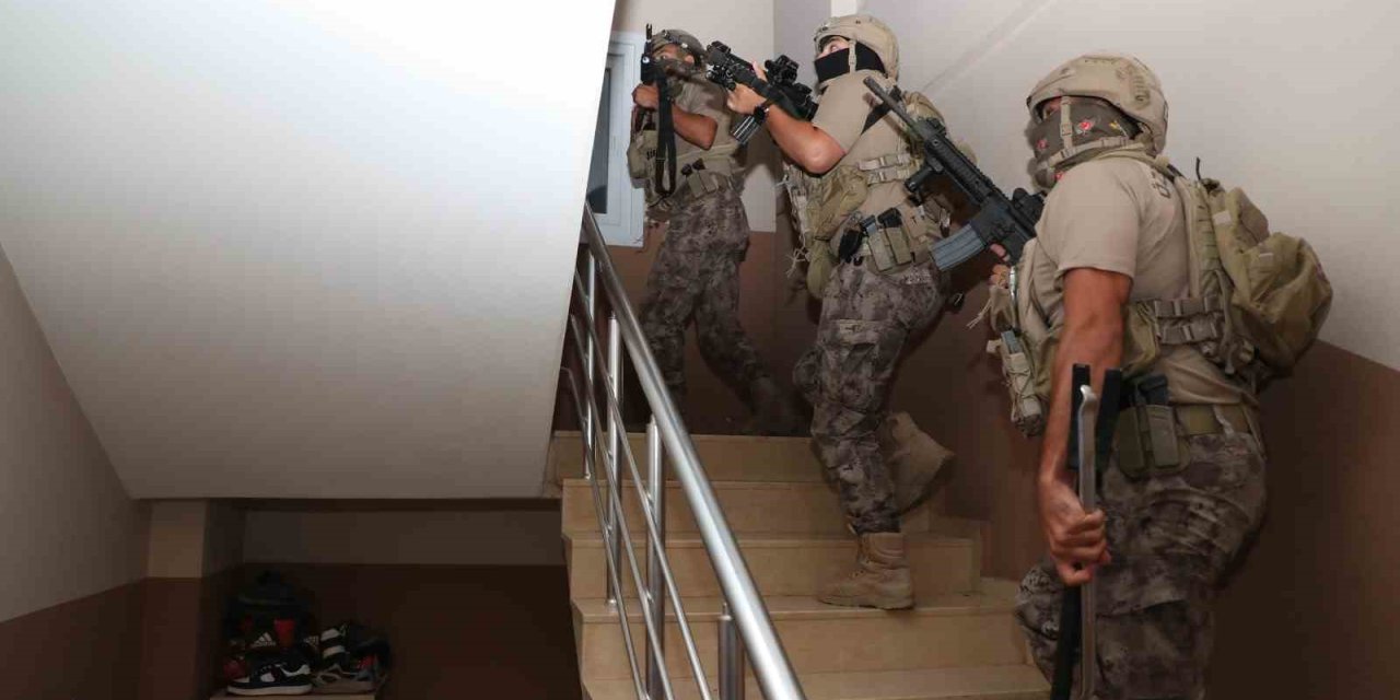 Mersin’de Terörle Bağlantılı Organize Suç Örgütüne Operasyon: 9 Gözaltı