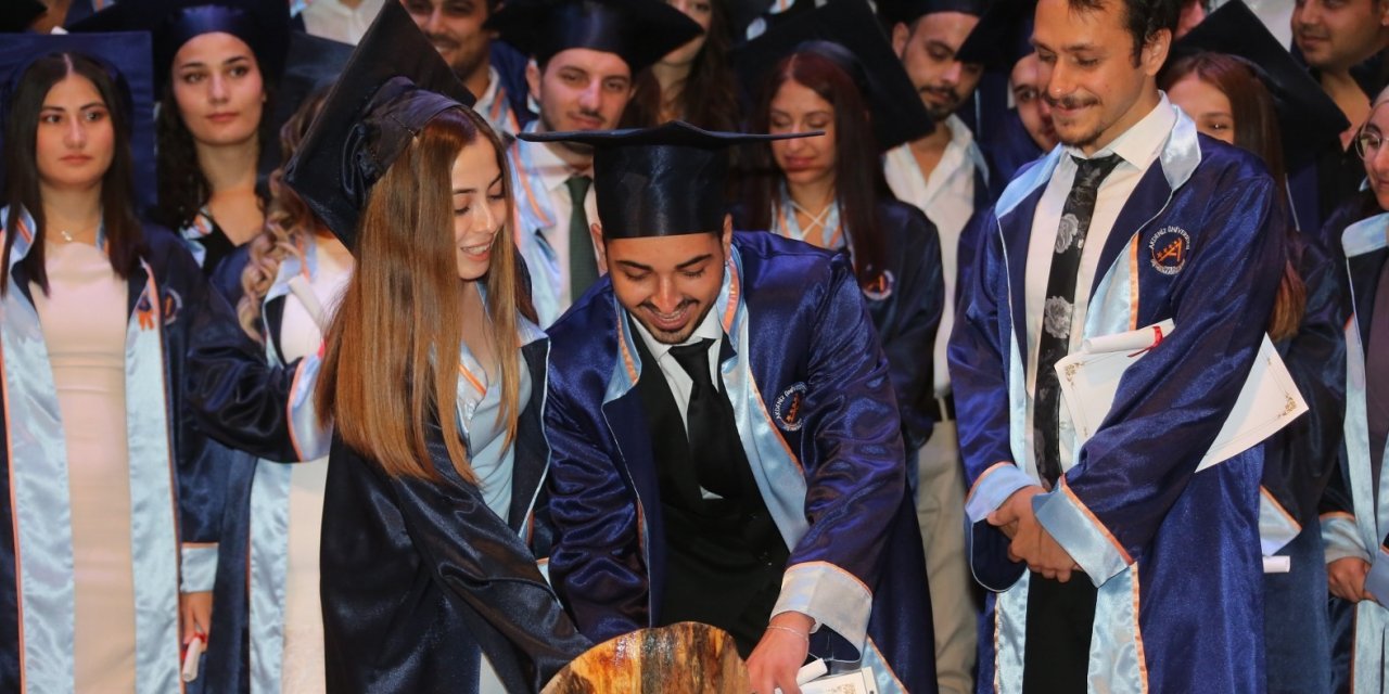 Genç Diş Hekimleri Yemin Ederek Mesleğe Adım Attı