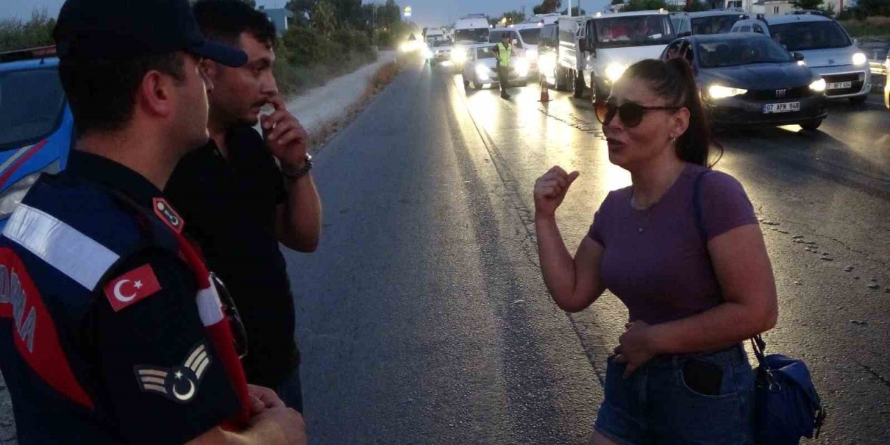 Yeşil Işık Yanınca Herkes İleri, Tır Geri Gitti: Sürücülerin Panik Anları Kameralara Yansıdı