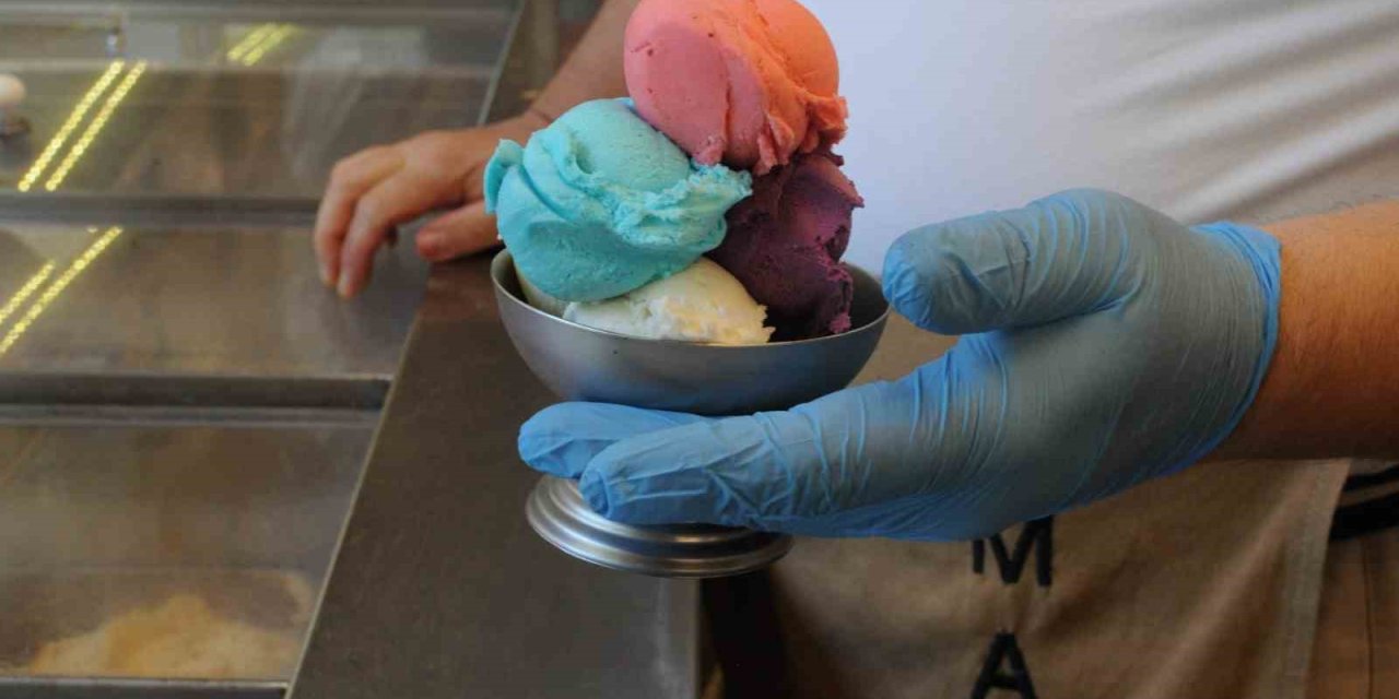 Öğlen Sıcakları Dondurmacıların İşini Gece Saatlerine Kaydırdı