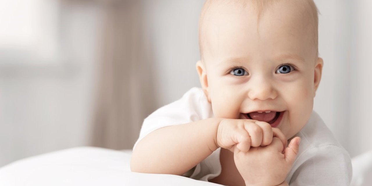 Bebeklere İlk 6 Ay Sadece Anne Sütü