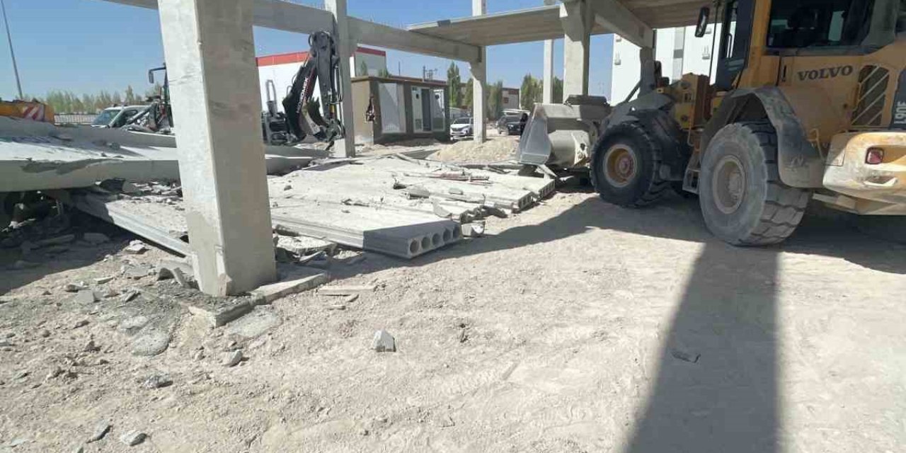 Beton Kirişin Altında Kalan İşçi Hayatını Kaybetti