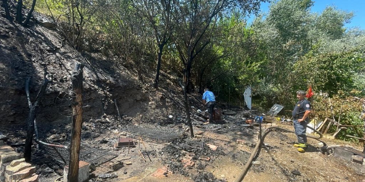 Mihalgazi’de Evde Başlayıp Ormana Sıçrayan Yangın Söndürüldü