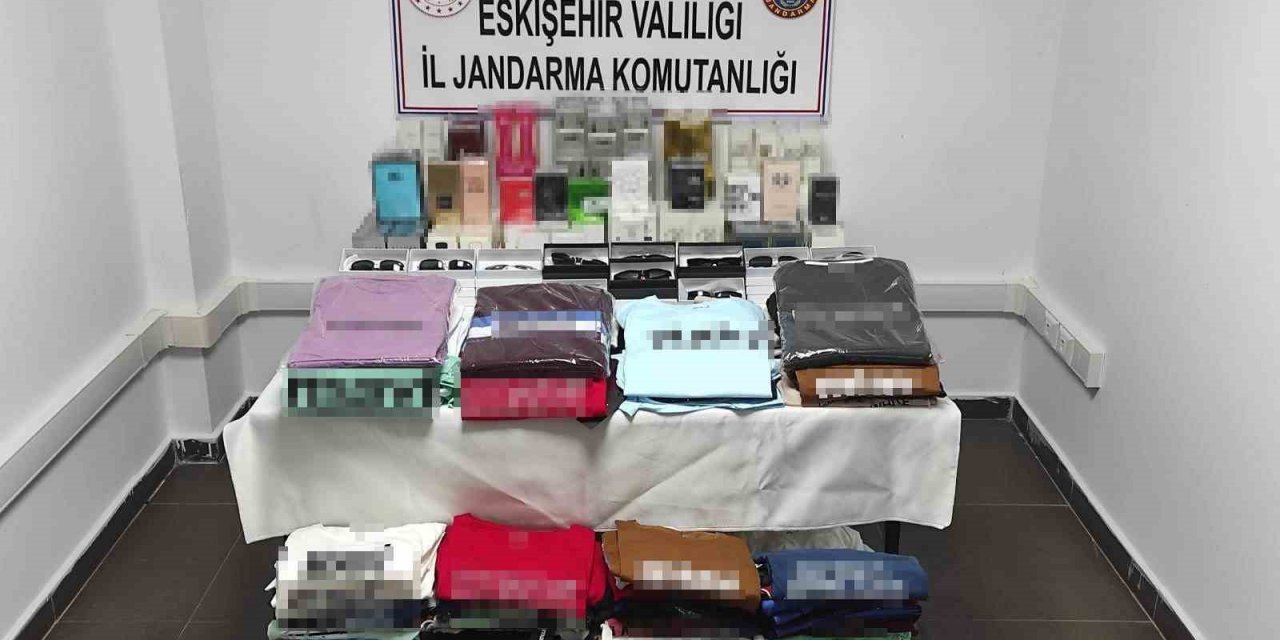 Jandarma Ekipleri 451 Bin Tl Değerinde Gümrük Kaçağı Ürünü Ele Geçirdi