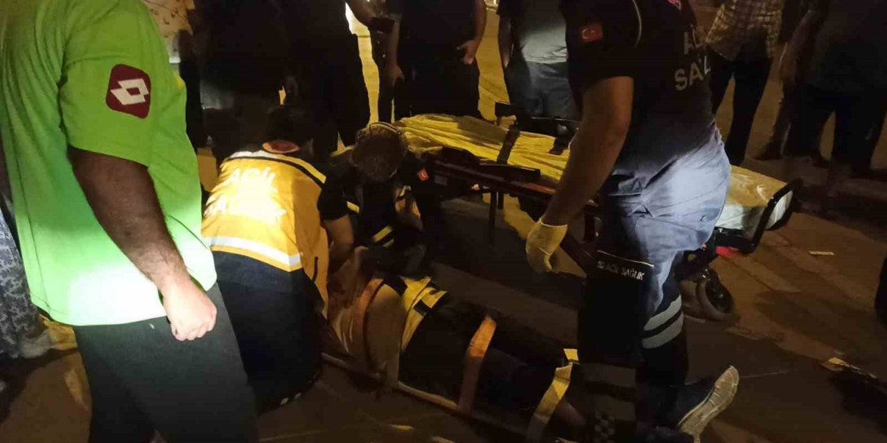 Kamyonetle Çarpışan Motosikletin Sürücüsü Yaralandı